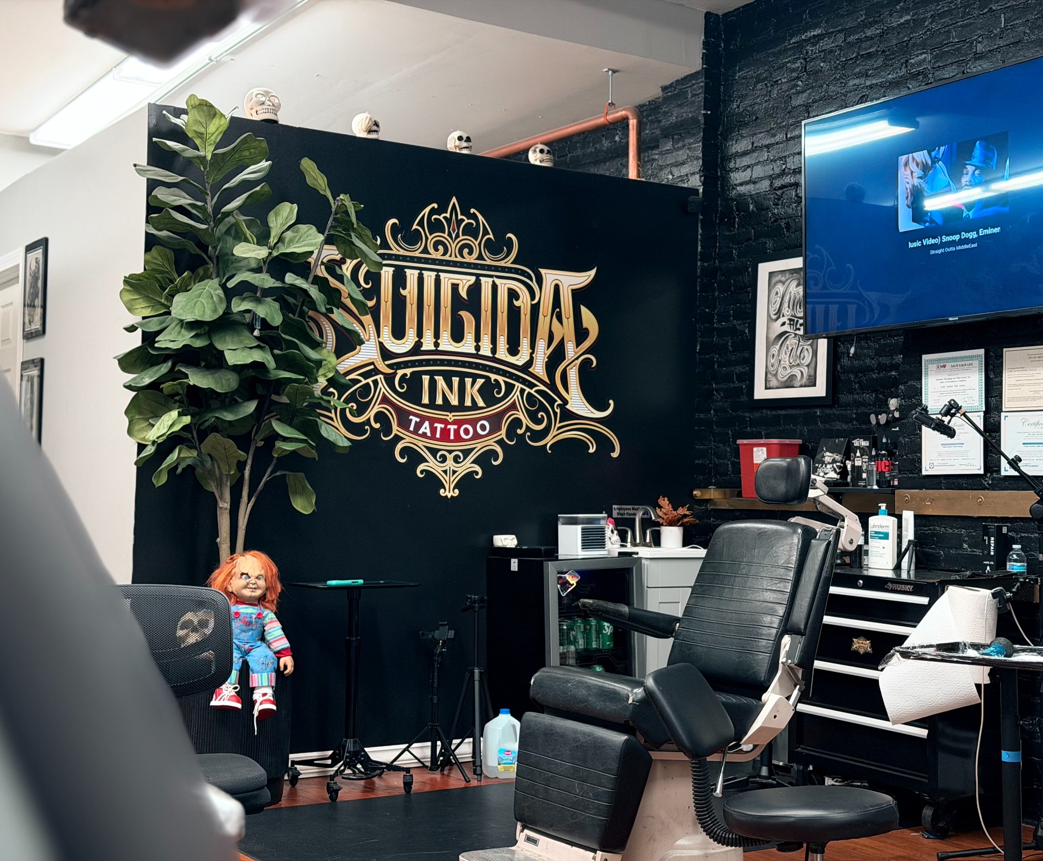 Suicida Ink tattoo studio interior